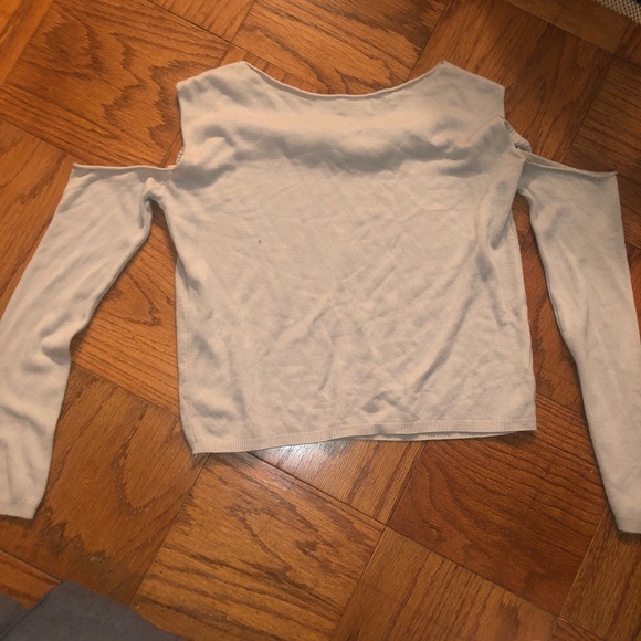 Open Shoulder Sweater - Picture 3 of 3